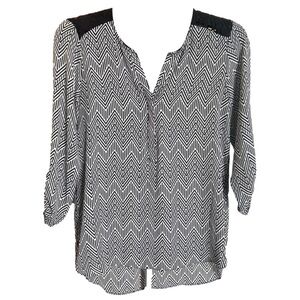 New Directions Women's Black and White Zigzag Pattern Tunic, Small